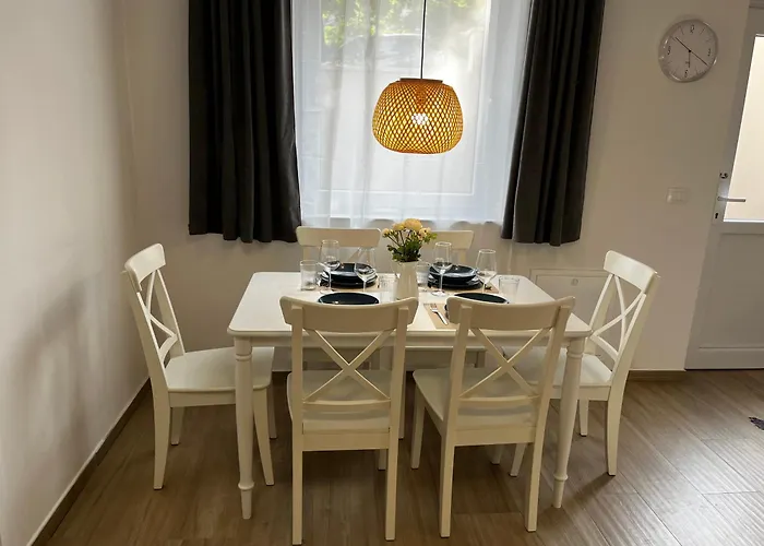 Apartmaji Sofija&ana דירה *